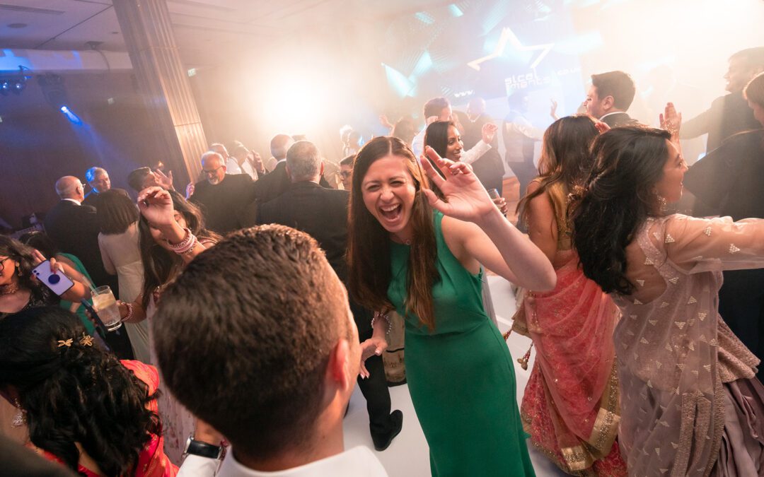 How to Pick the Perfect Wedding Reception Playlist