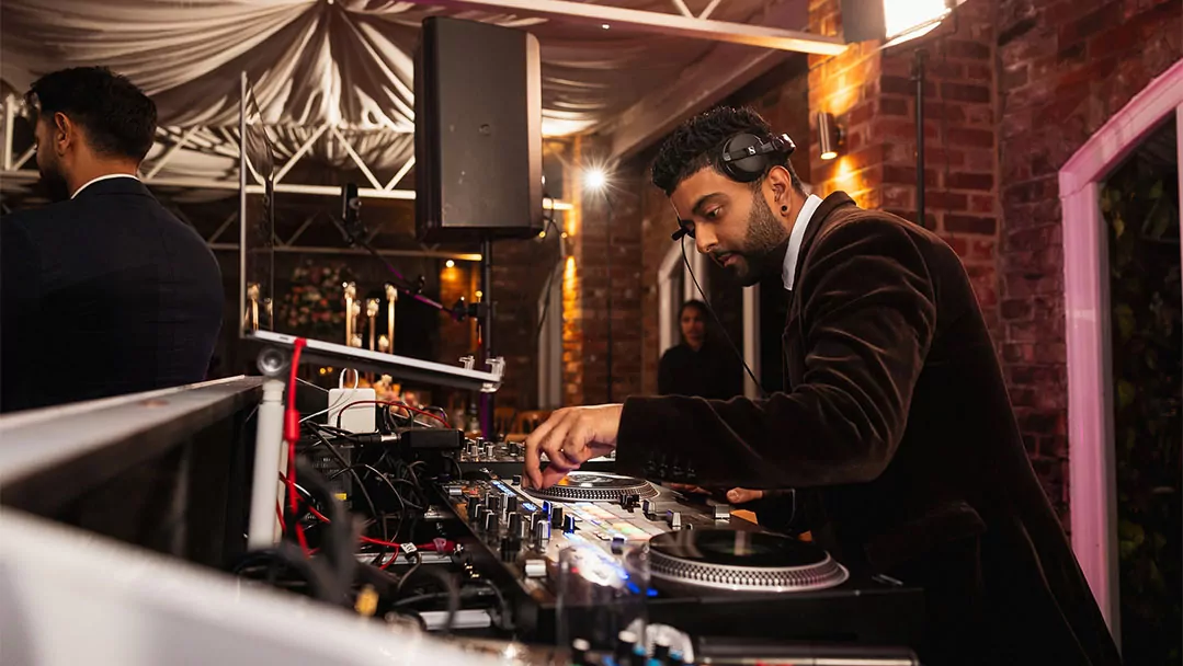 Deven Musiq - Professional DJ