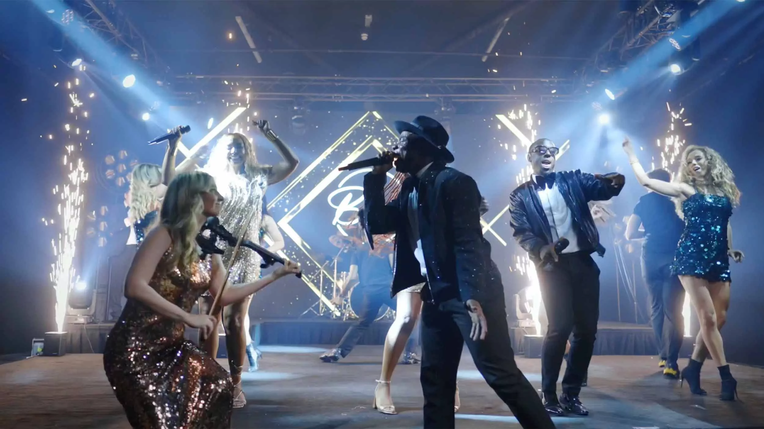 Extravaganza - Hashem Melech Cover