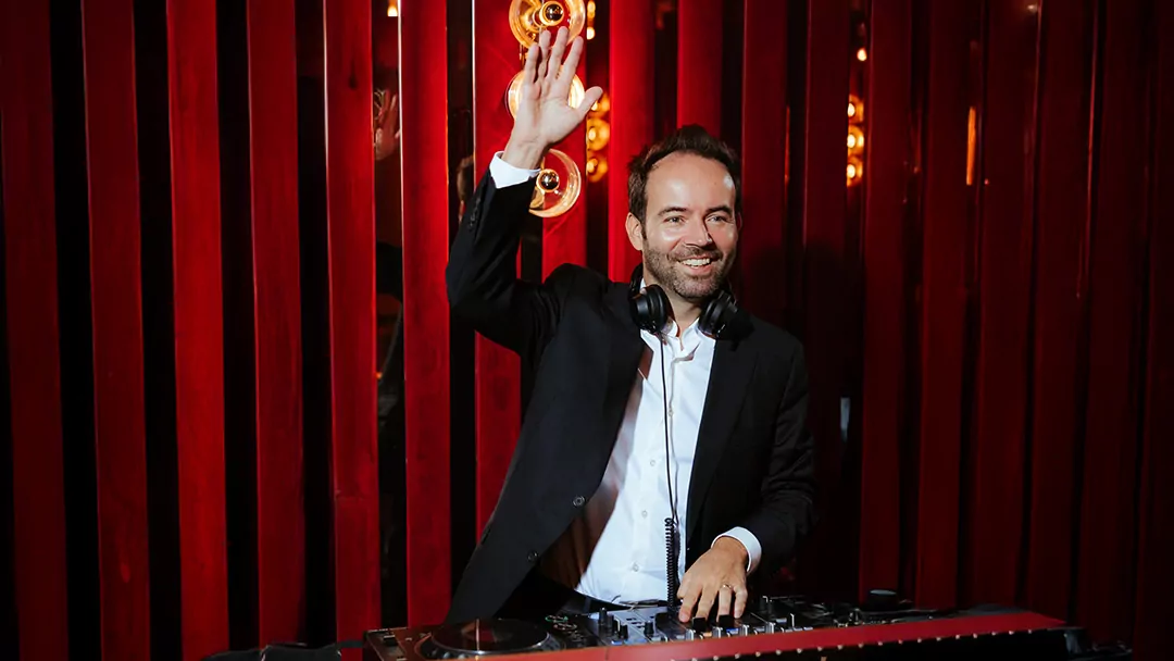 DJ Sam Young Wedding DJ