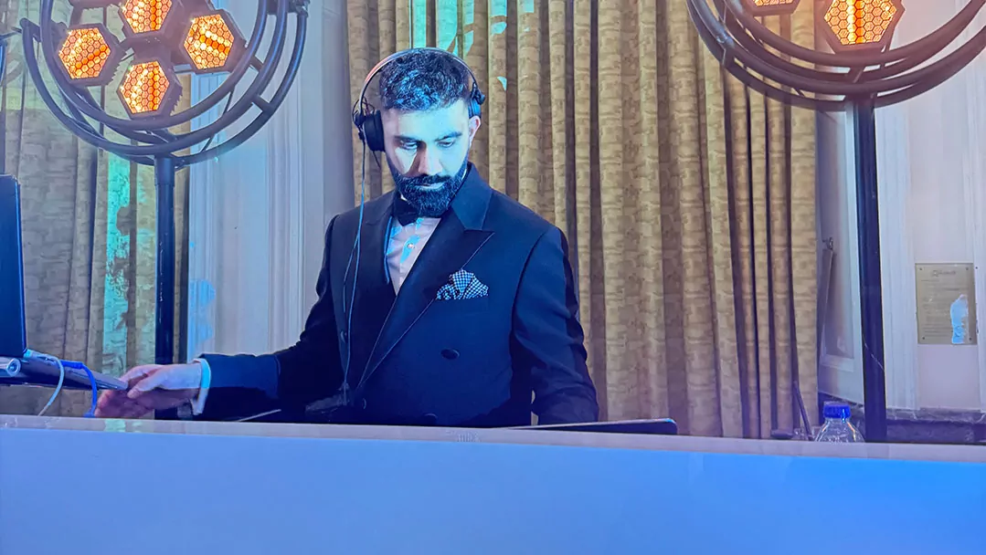 Punit DJ - Wedding DJ with Elegant Portman Lights Package